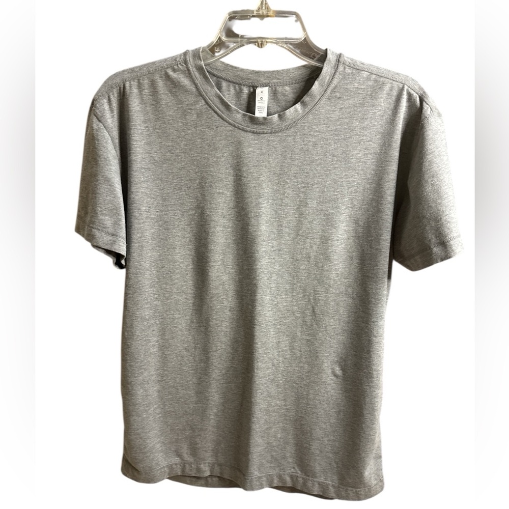Lululemon Athletica Medium Gray Short Sleeve Tee (NWOT)
Size - 4